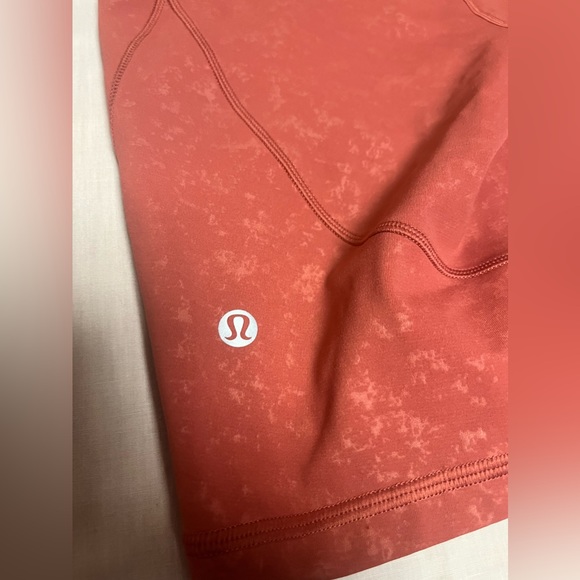 Lululemon Womans Shorts in Pristine Condition!! - Picture 8 of 16
